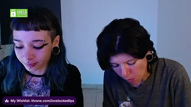 Snapshot of lovelockedlips chatting on March 17, 2026, 4:15 am lovelockedlips online show from March 17, 2026, 4:15 am