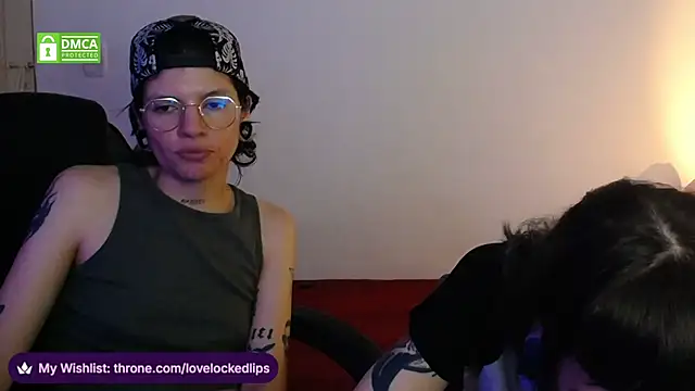 Snapshot of lovelockedlips chatting on April 7, 2026, 5:09 am lovelockedlips online show from April 7, 2026, 5:09 am