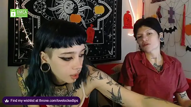 lovelockedlips online show from October 28, 2025, 3:51 am