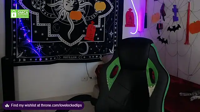 lovelockedlips online show from November 2, 2025, 9:53 pm