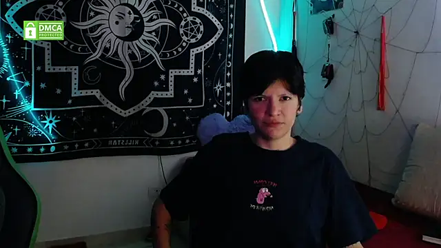 lovelockedlips online show from October 21, 2025, 6:07 pm