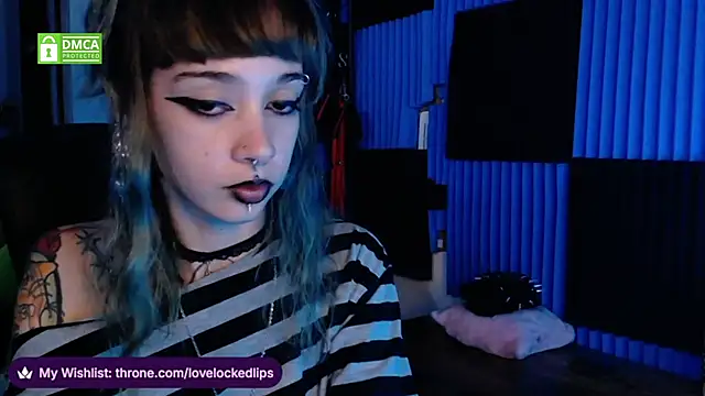 Snapshot of lovelockedlips chatting on May 22, 2026, 3:54 pm lovelockedlips online show from May 22, 2026, 3:54 pm