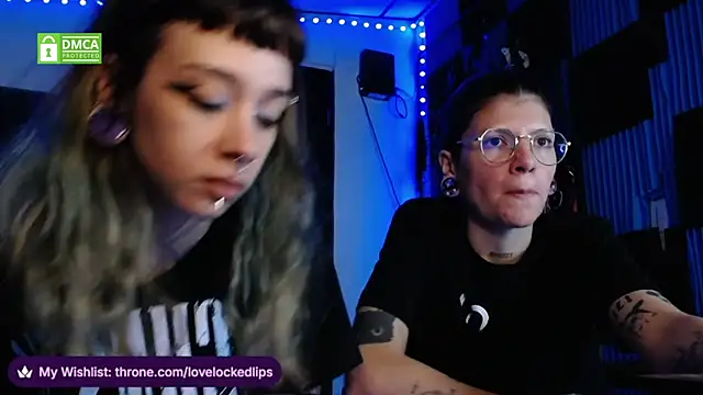 lovelockedlips online show from July 11, 2026, 2:23 am