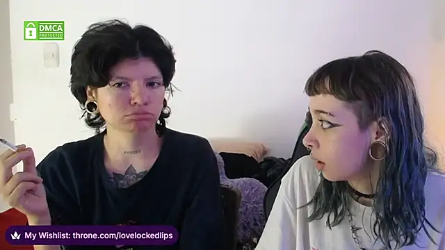 Snapshot of lovelockedlips chatting on March 25, 2026, 3:33 pm lovelockedlips online show from March 25, 2026, 3:33 pm