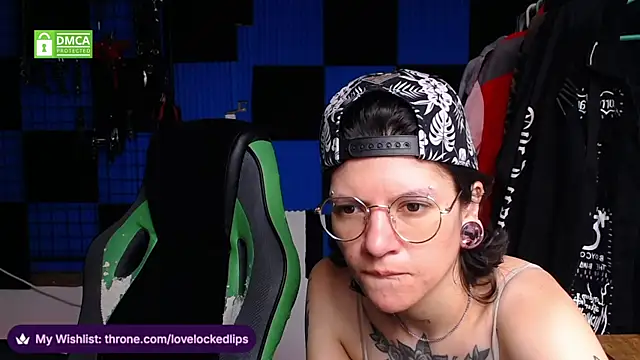 Snapshot of lovelockedlips chatting on May 7, 2026, 3:04 pm lovelockedlips online show from May 7, 2026, 3:04 pm