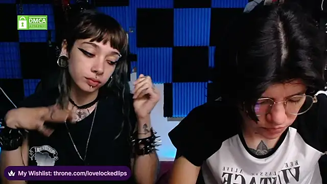 Snapshot of lovelockedlips chatting on May 13, 2026, 1:51 pm lovelockedlips online show from May 13, 2026, 1:51 pm