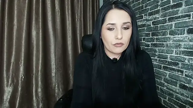 missdyaa online show from May 5, 2026, 8:12 pm