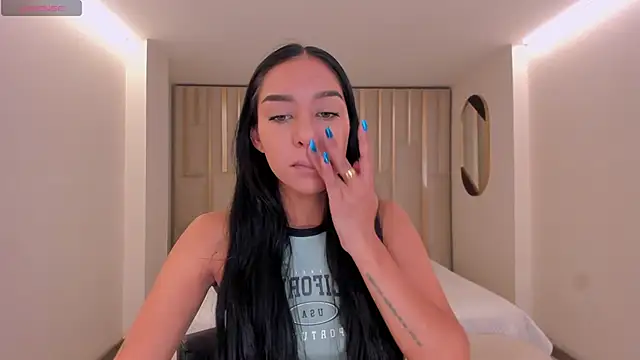 Snapshot of AmaliaCrus chatting on April 23, 2026, 8:10 pm AmaliaCrus online show from April 23, 2026, 8:10 pm