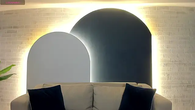 Snapshot of MaiaCollins chatting on December 19, 2025, 6:54 pm MaiaCollins online show from December 19, 2025, 6:54 pm