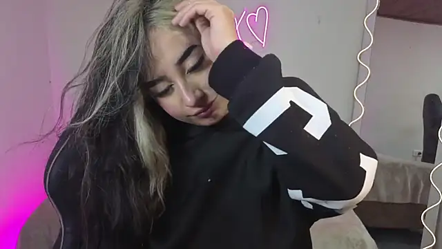 Malory tay1 online show from November 15, 2025, 6:56 pm