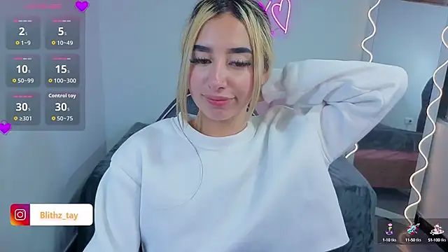 Malory tay1 online show from September 26, 2025, 7:10 pm