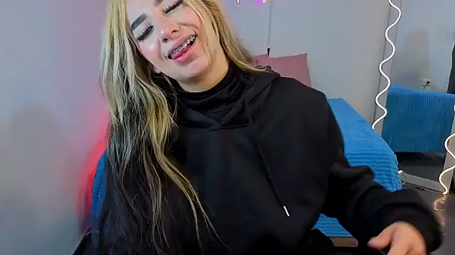 Malory tay1 online show from September 19, 2025, 7:07 pm