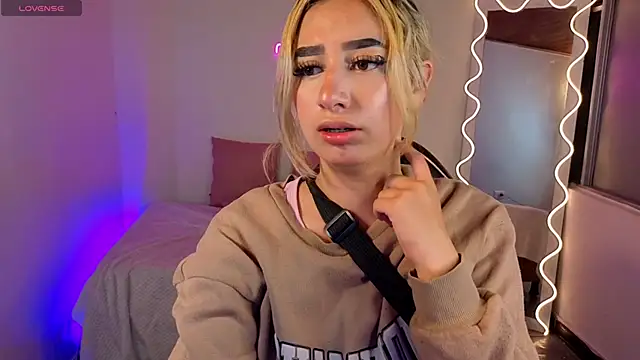 Malory tay1 online show from October 9, 2025, 11:55 am