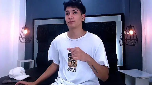 Snapshot of Jhojan_twink chatting on January 8, 2026, 4:29 am Jhojan twink online show from January 8, 2026, 4:29 am