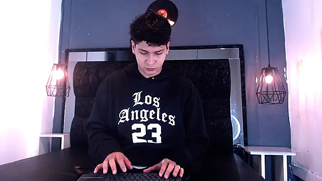 Snapshot of Jhojan_twink chatting on January 17, 2026, 4:27 am Jhojan twink online show from January 17, 2026, 4:27 am