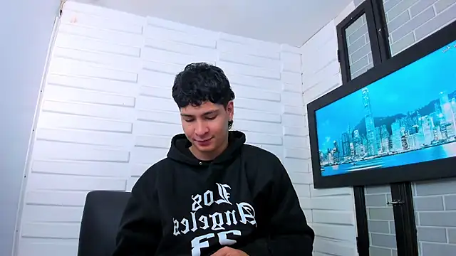 Jhojan twink online show from November 6, 2025, 1:15 pm