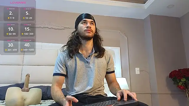 Snapshot of FreyrVik chatting on October 22, 2025, 11:53 am FreyrVik online show from October 22, 2025, 11:53 am