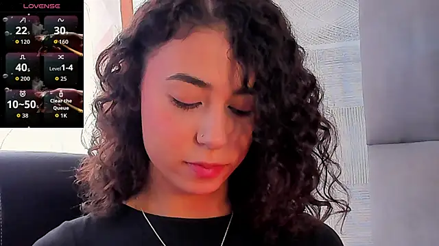 AliceStevens  online show from November 24, 2025, 1:33 pm