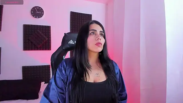 hannarusso online show from October 22, 2025, 7:57 pm