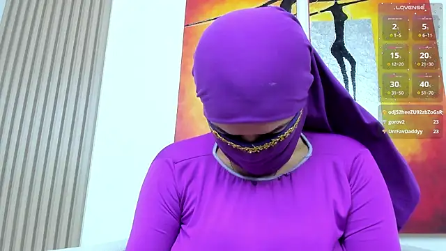 Snapshot of Layla_arabelle chatting on March 21, 2025, 12:51 am Layla arabelle online show from March 21, 2025, 12:51 am