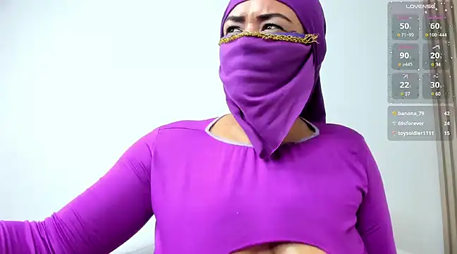 Snapshot of Layla_arabelle chatting on March 22, 2025, 1:22 am Layla arabelle online show from March 22, 2025, 1:22 am