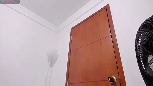 Snapshot of Layla_arabelle chatting on September 27, 2025, 9:59 am Layla arabelle online show from September 27, 2025, 9:59 am