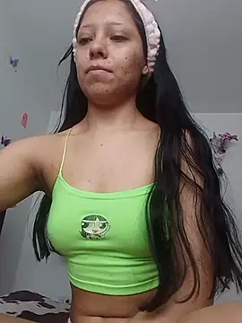 Snapshot of Emilybutterfly1 chatting on November 5, 2025, 5:16 pm Emilybutterfly1 online show from November 5, 2025, 5:16 pm