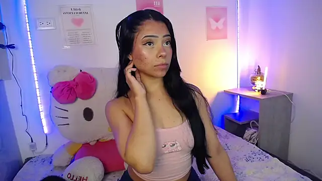 Snapshot of Emilybutterfly1 chatting on November 20, 2025, 3:40 am Emilybutterfly1 online show from November 20, 2025, 3:40 am