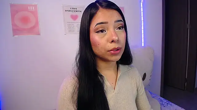 Snapshot of Emilybutterfly1 chatting on December 3, 2025, 3:29 am Emilybutterfly1 online show from December 3, 2025, 3:29 am