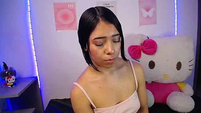 Snapshot of Emilybutterfly1 chatting on December 16, 2025, 11:53 pm Emilybutterfly1 online show from December 16, 2025, 11:53 pm