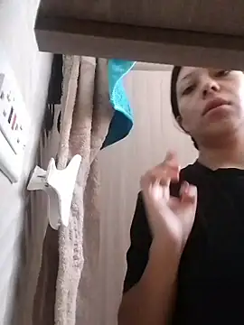 Snapshot of Emilybutterfly1 chatting on October 22, 2025, 5:56 pm Emilybutterfly1 online show from October 22, 2025, 5:56 pm