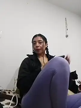 Snapshot of Emilybutterfly1 chatting on September 25, 2025, 12:27 am Emilybutterfly1 online show from September 25, 2025, 12:27 am