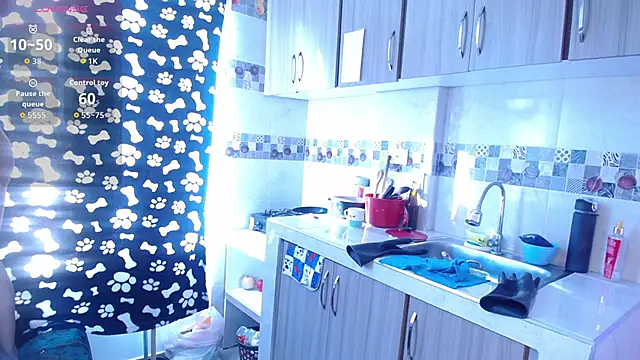 Snapshot of Emilybutterfly1 chatting on September 9, 2025, 9:24 pm Emilybutterfly1 online show from September 9, 2025, 9:24 pm