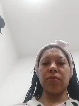 Snapshot of Emilybutterfly1 chatting on September 26, 2025, 7:32 pm Emilybutterfly1 online show from September 26, 2025, 7:32 pm