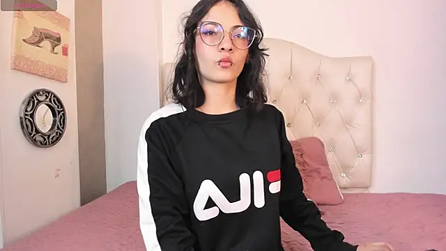 Moon  April online show from December 5, 2025, 9:01 pm