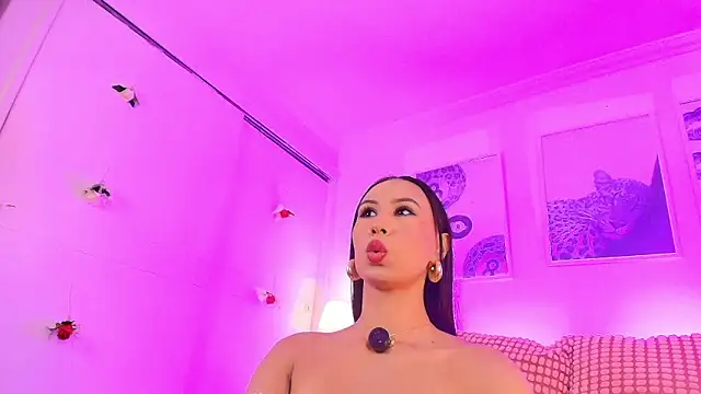 Valen ross  online show from February 6, 2026, 9:11 pm