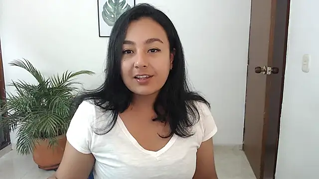 Snapshot of Themagicpotion chatting on May 20, 2026, 3:53 pm Themagicpotion online show from May 20, 2026, 3:53 pm