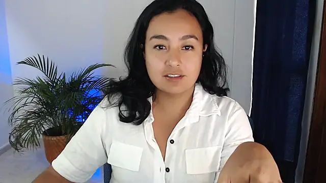 Snapshot of Themagicpotion chatting on July 9, 2026, 6:51 pm Themagicpotion online show from July 9, 2026, 6:51 pm