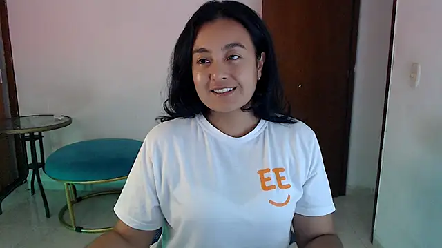 Snapshot of Themagicpotion chatting on April 10, 2026, 10:06 pm Themagicpotion online show from April 10, 2026, 10:06 pm