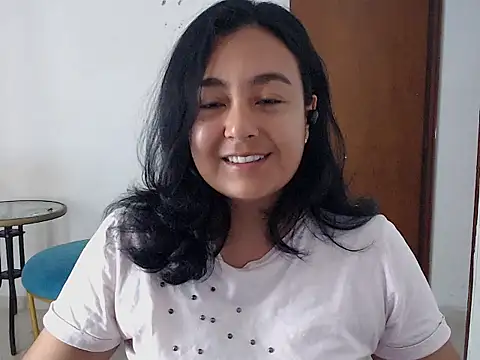 Snapshot of Themagicpotion chatting on April 6, 2026, 2:29 pm Themagicpotion online show from April 6, 2026, 2:29 pm