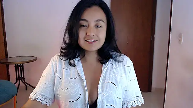 Snapshot of Themagicpotion chatting on April 18, 2026, 5:37 pm Themagicpotion online show from April 18, 2026, 5:37 pm