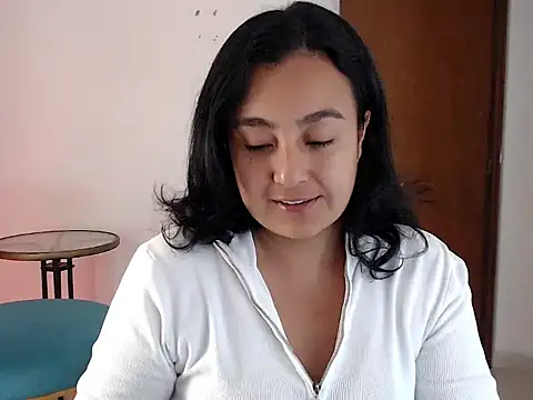 Snapshot of Themagicpotion chatting on April 8, 2026, 2:51 pm Themagicpotion online show from April 8, 2026, 2:51 pm