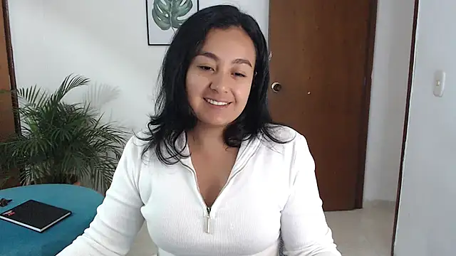 Snapshot of Themagicpotion chatting on May 15, 2026, 4:16 pm Themagicpotion online show from May 15, 2026, 4:16 pm