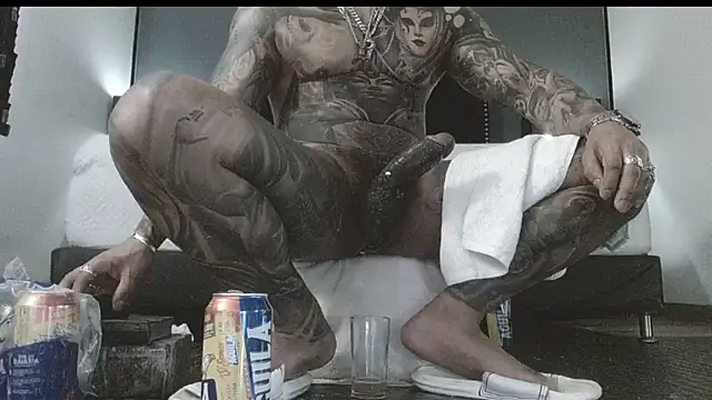 Snapshot of danilog515 chatting on November 18, 2025, 7:28 pm danilog515 online show from November 18, 2025, 7:28 pm