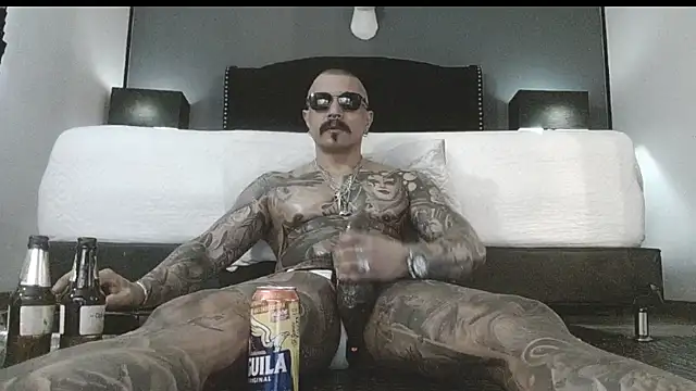 Snapshot of danilog515 chatting on November 19, 2025, 8:53 pm danilog515 online show from November 19, 2025, 8:53 pm