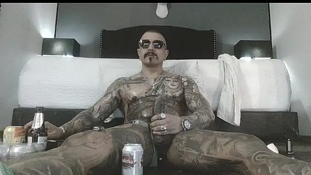 Snapshot of danilog515 chatting on November 16, 2025, 12:15 am danilog515 online show from November 16, 2025, 12:15 am