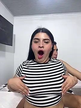 Snapshot of pareja_curiosa19 chatting on October 31, 2025, 12:18 am pareja curiosa19 online show from October 31, 2025, 12:18 am