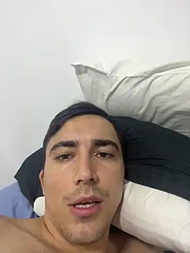 Snapshot of pareja_curiosa19 chatting on December 16, 2025, 1:32 am pareja curiosa19 online show from December 16, 2025, 1:32 am