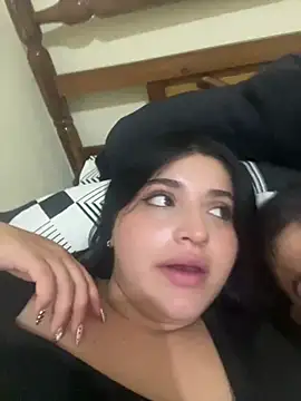 pareja curiosa19 online show from May 2, 2026, 12:16 am