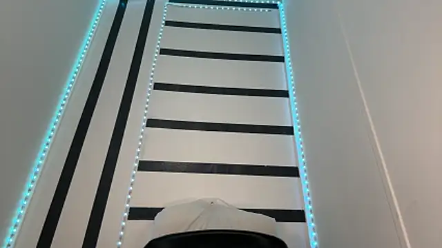 bwcizThrobbing online show from February 9, 2026, 3:32 pm